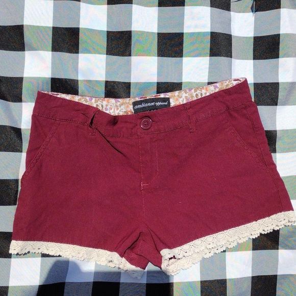 SOLD- 💎🍄Boho Embroidered Shorts 💎 🍄 - Picture 1 of 9